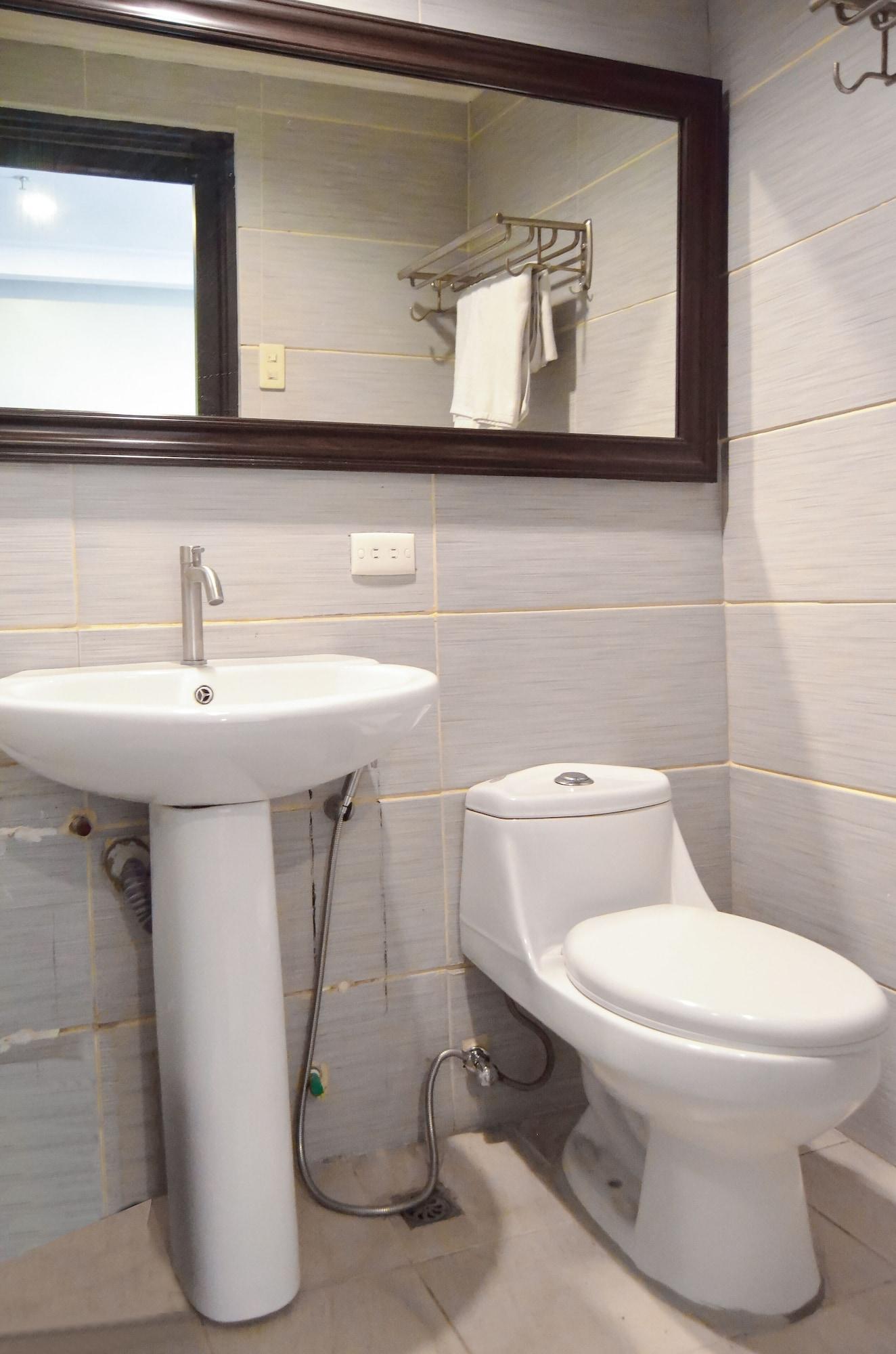 Hotel Super Oyo 791 Bell Mansion à Quezon City Extérieur photo